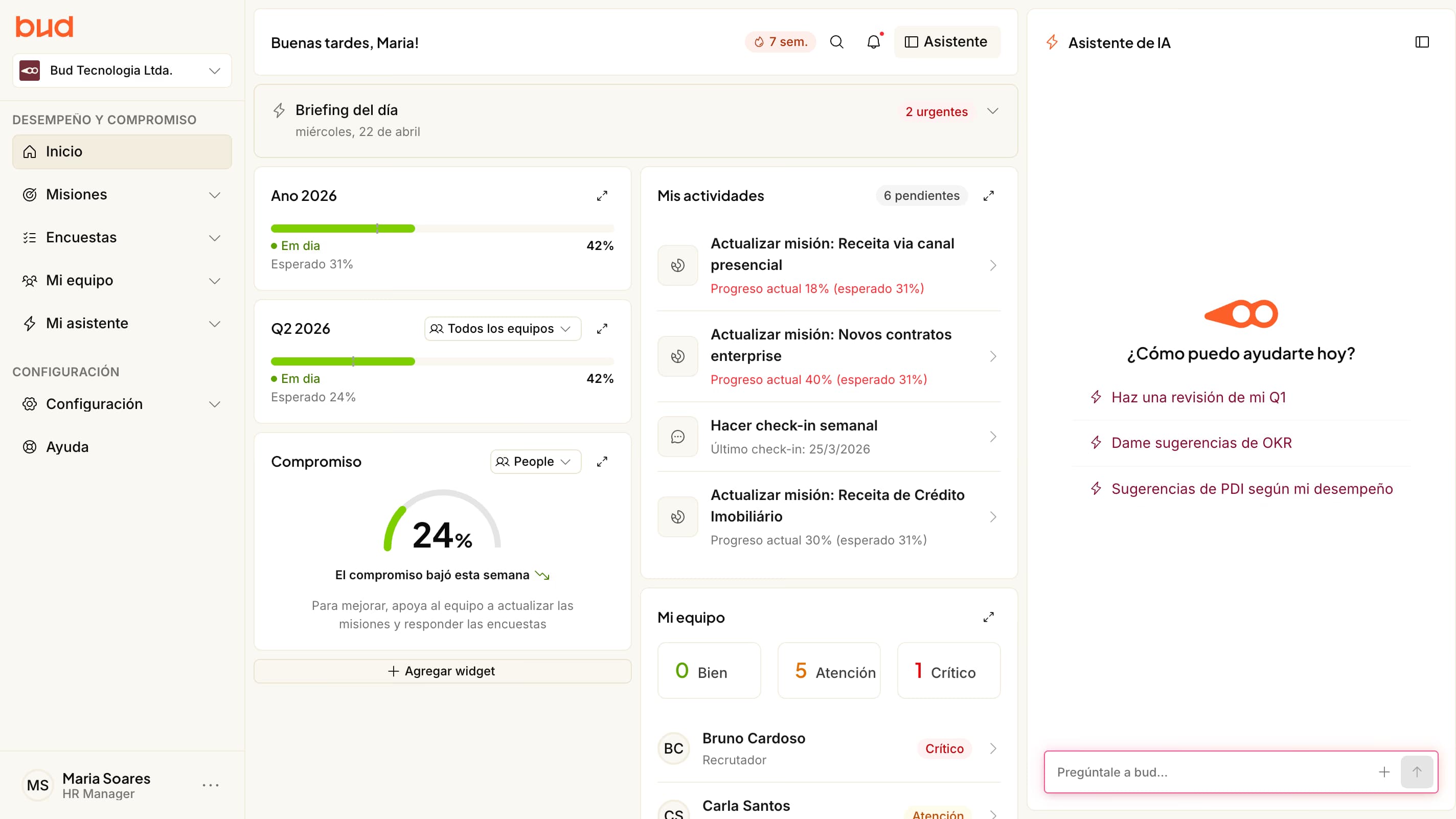 Panel de la plataforma Bud mostrando la vista de Estrategia, KPIs del equipo y tabla de misiones de onboarding.