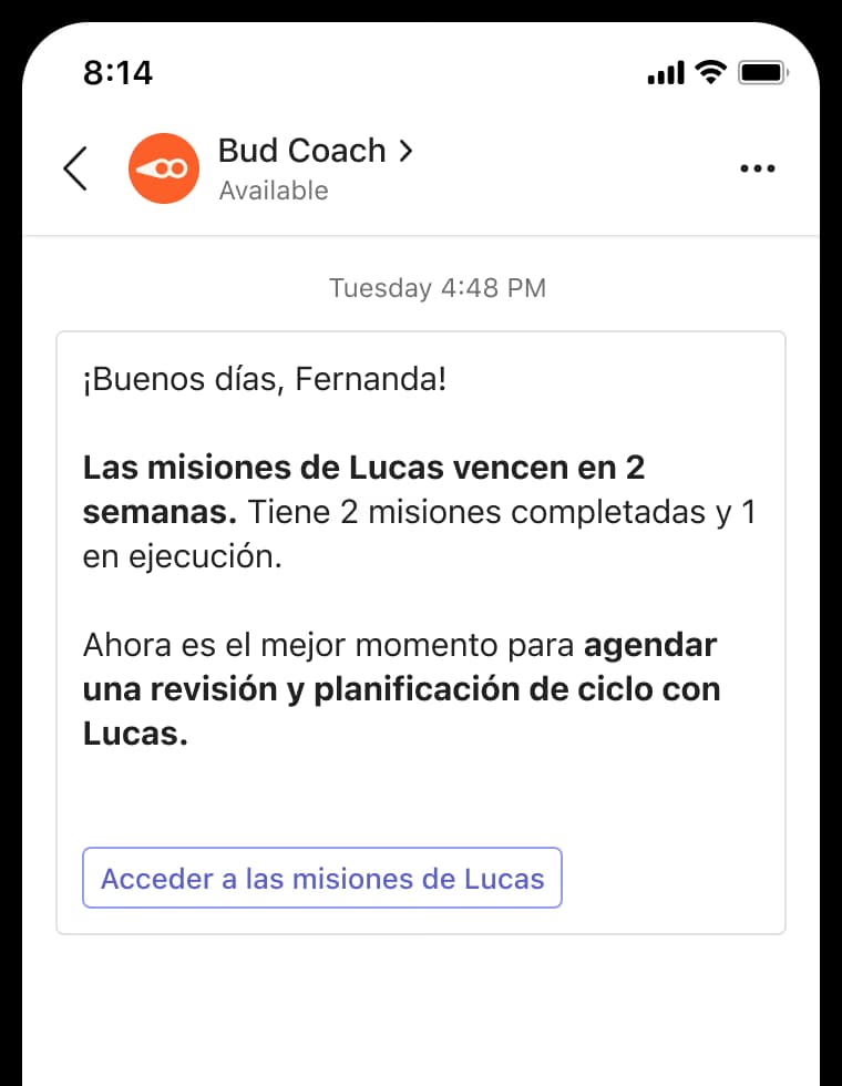 Mockup de Microsoft Teams mostrando la conversación del Bud Coach.
